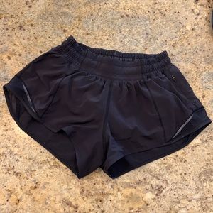 Lululemon women size 2 black shorts